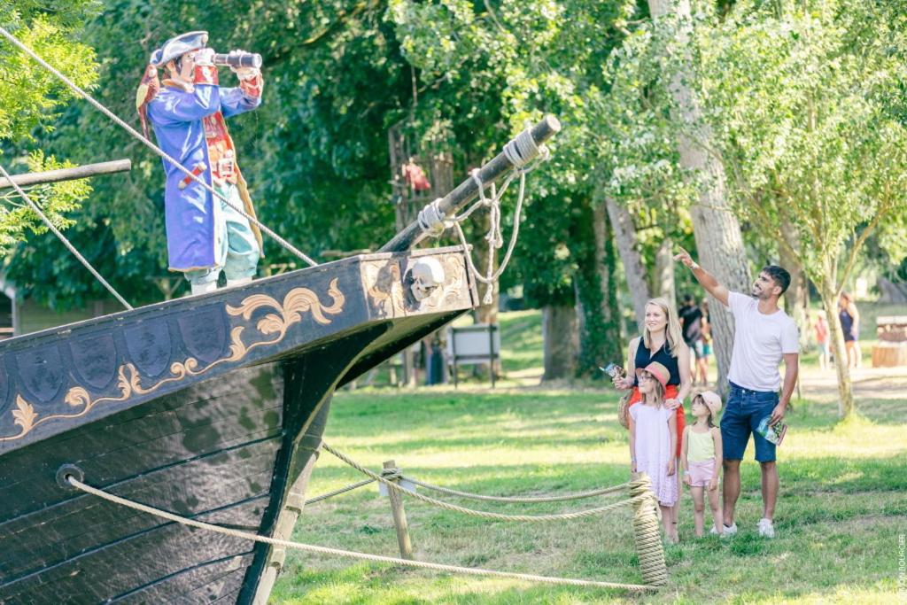 Gite Douceur De Vivre Saint-Avaugourd-des-Landes Bagian luar foto