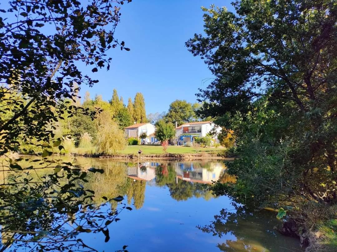Gite Douceur De Vivre Saint-Avaugourd-des-Landes Bagian luar foto